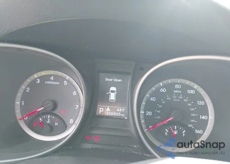 2015 Hyundai Santa Fe Sport 2.4L z USA, uszkodzony, nr VIN 5XYZTDLBXFG279172